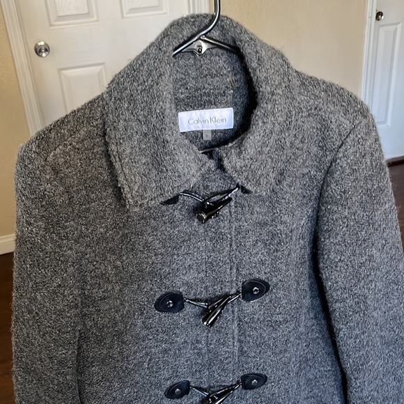 Woman’s Calvin Klein Heavy Coat - Picture 3 of 12